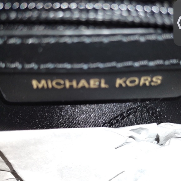 Michael Kors Gloria Messenger Leather Crossbody Bag - Picture 7 of 10